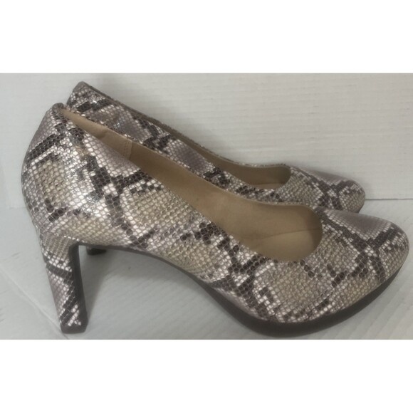 Clarks Collection Heels Womens 11M Round Toe Snake Print Comfort Pumps Ambyr Joy - Picture 1 of 13